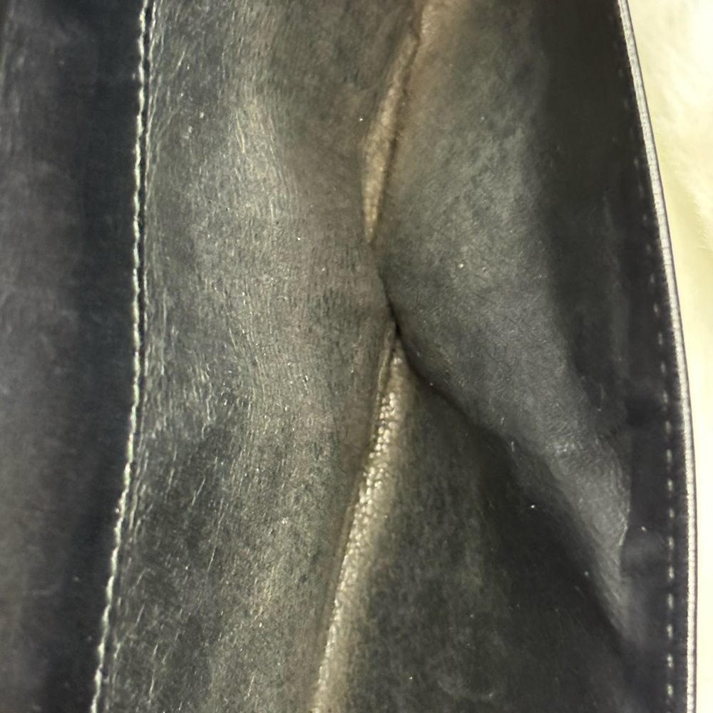 Gucci Black Leather Wallet with Silver Logo - Picture 12 of 12